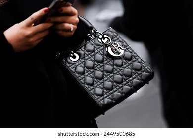 Fashionable crossbody/Side hand bag for women/Girls