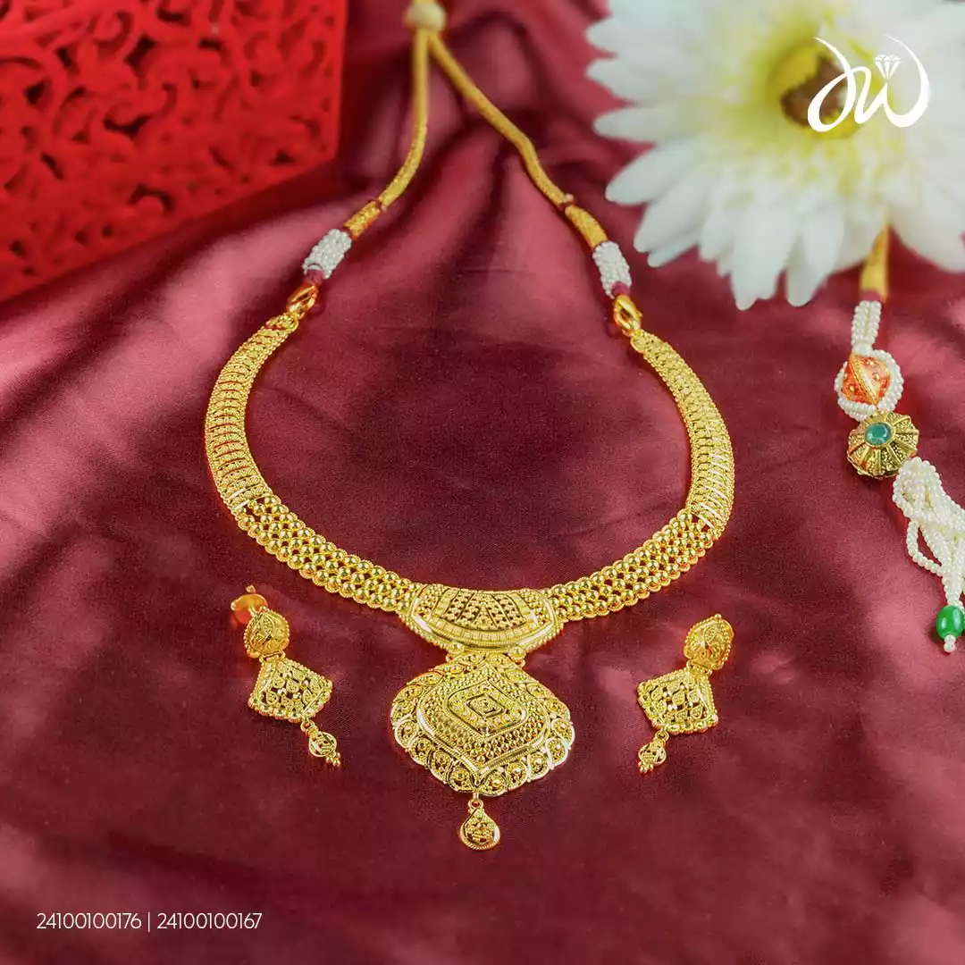 Ladies diamond necklace