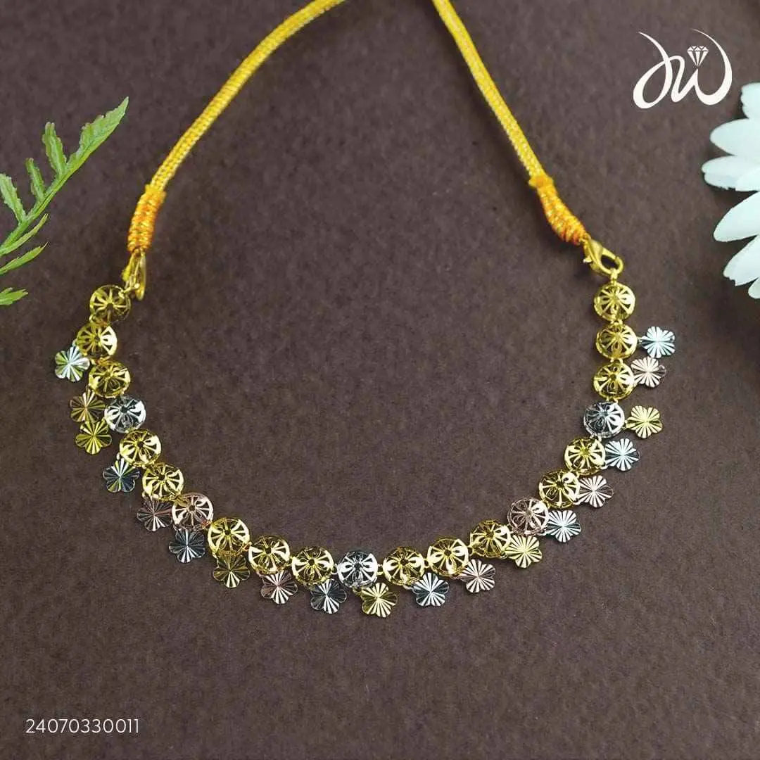 Ladies gold necklace