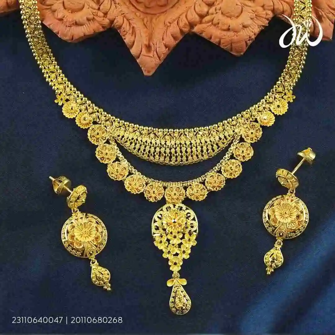 Ladies gold necklace
